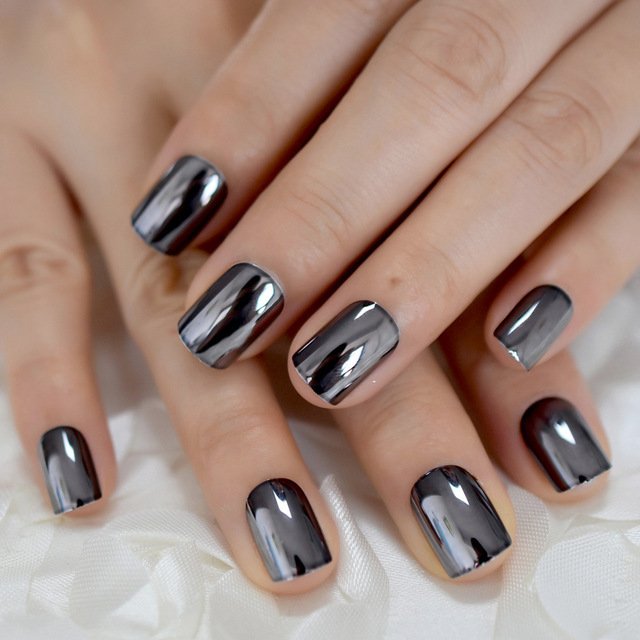 Ongles artificiels métallisés – style chic et moderne / Metal false nails for women – Image 5